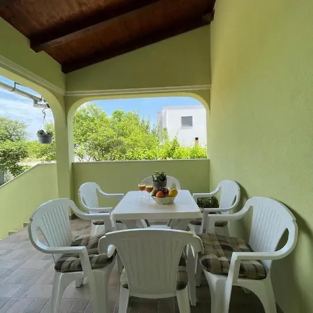 Pomerino Apartmans