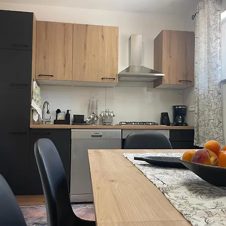 شقة Pomerino Apartmans *