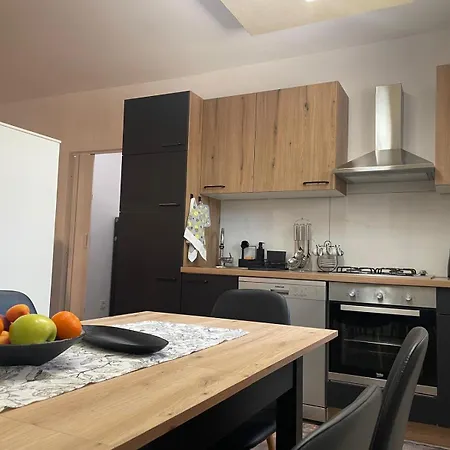 Pomerino Apartmans شقة بومير