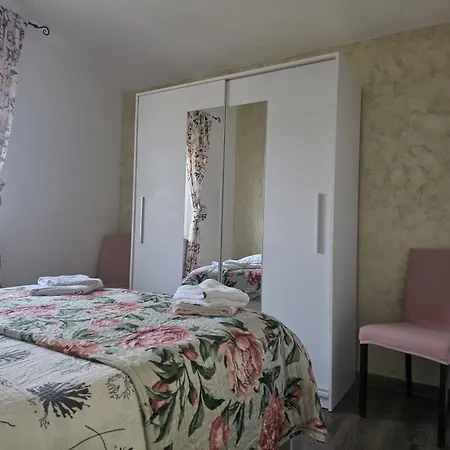 Pomerino Apartmans