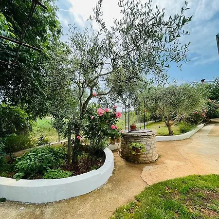 Pomerino Apartmans Appartement *