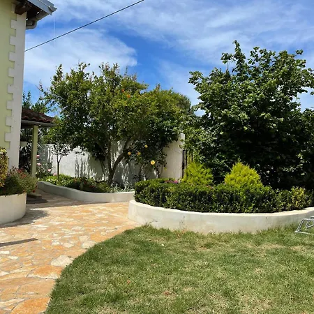 Pomerino Apartmans *