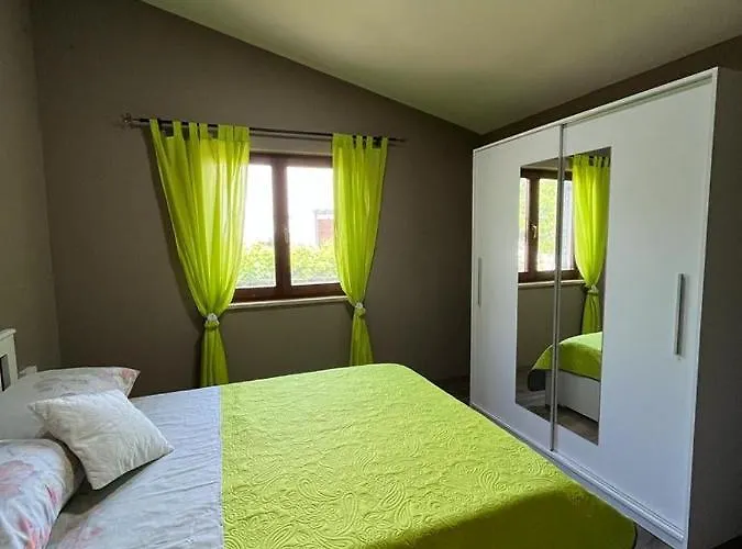 Pomerino Apartmans * Pomer